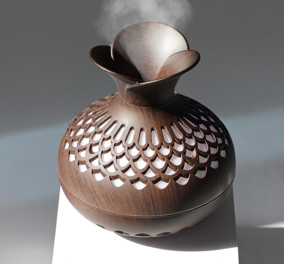 Mini Humidifier for Desk Bedroom Indoor Plant 300 ml Aromatherapy Diffuser Humidifier for Office Small Room Quiet Colorful Night Light Essential Oil Diffuser